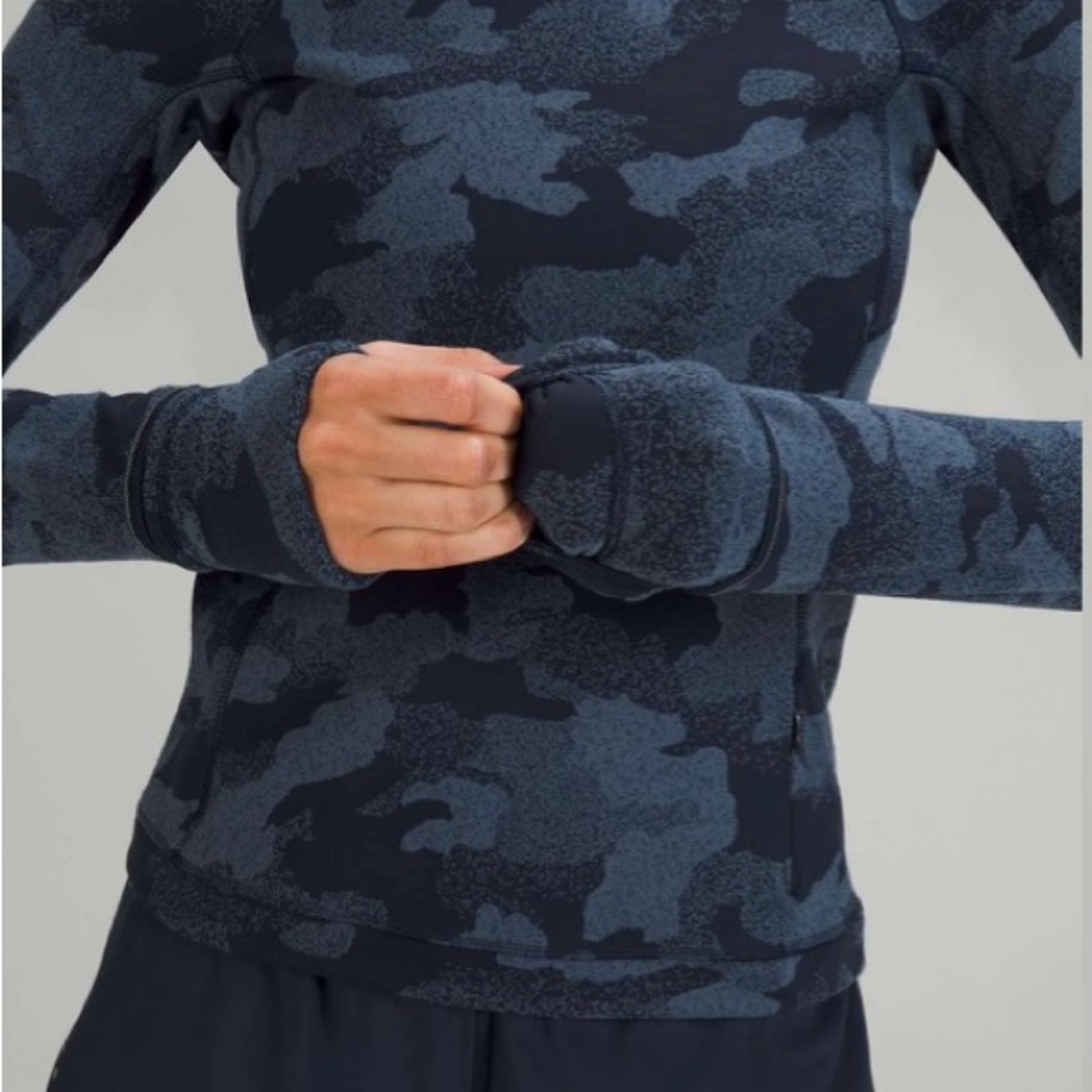 LULULEMON Blue Camo It's Rulu Run Fleece Long Sleeve Shirt Women's Size 4 - Picture 5 of 13